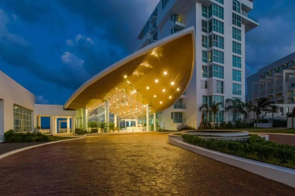 Brand New Studio At The Beach, Sunset View Cancun Apartment