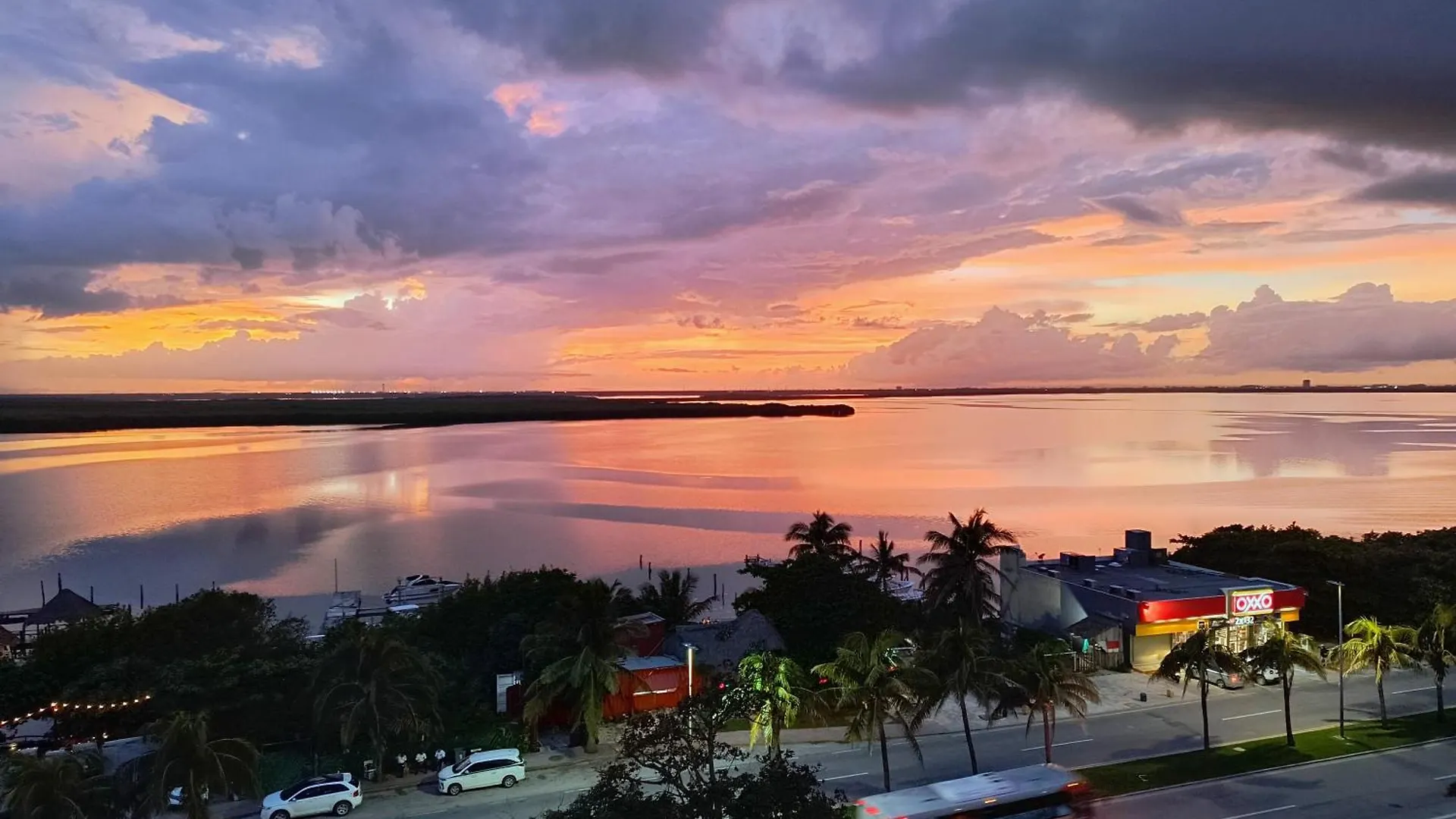Brand New Studio At The Beach, Sunset View Cancun Mexico